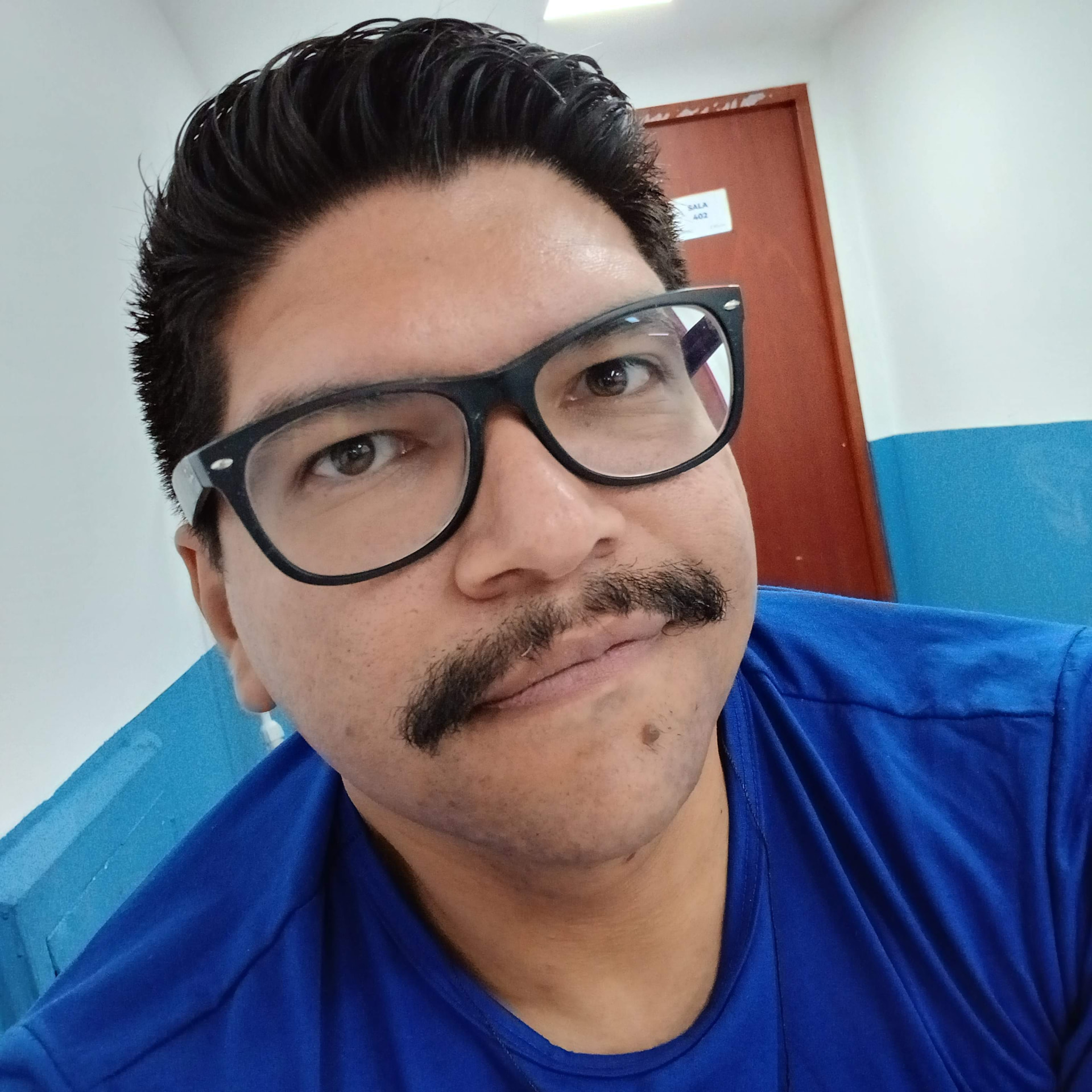 Marcio Pereira Vidal em ambiente interno